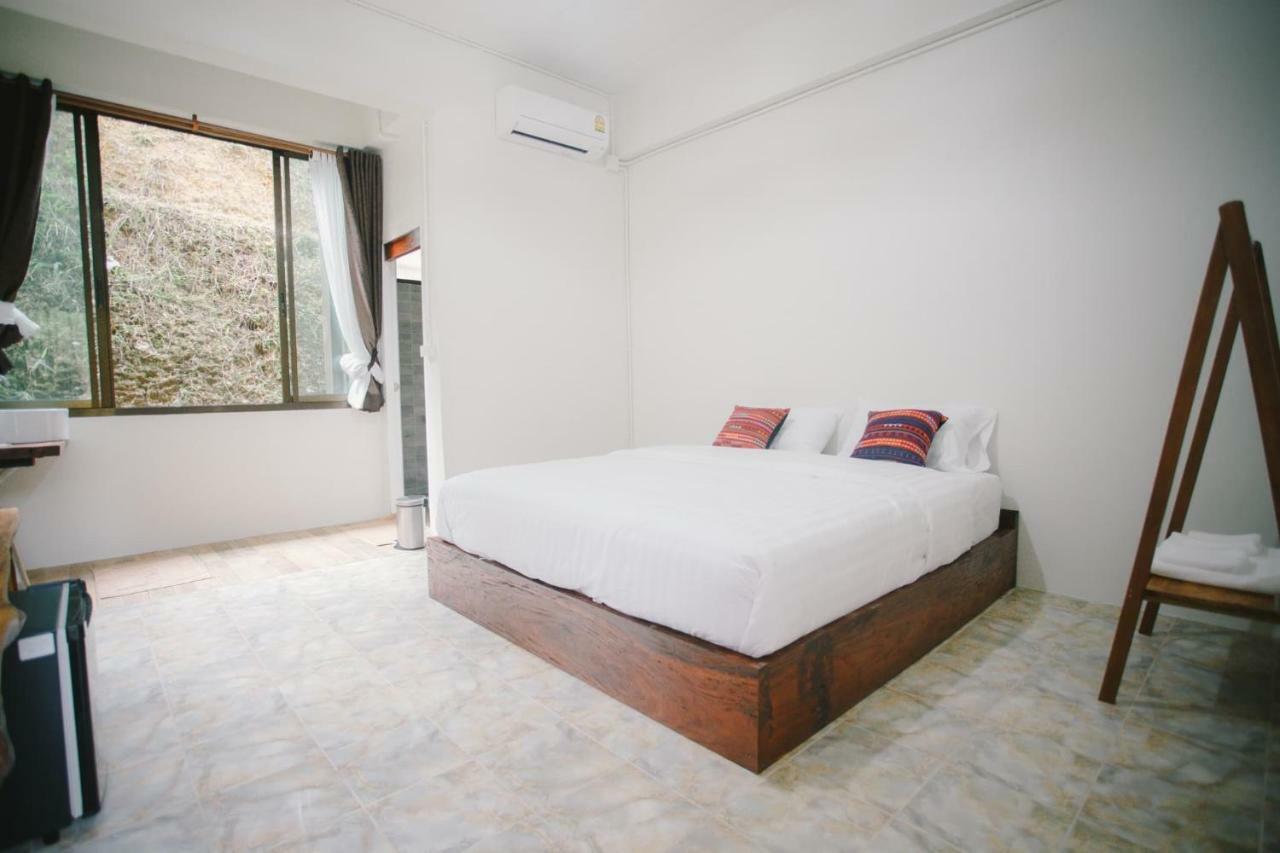 Yayo Coffee And Bed Apartman Csiangraj Kültér fotó